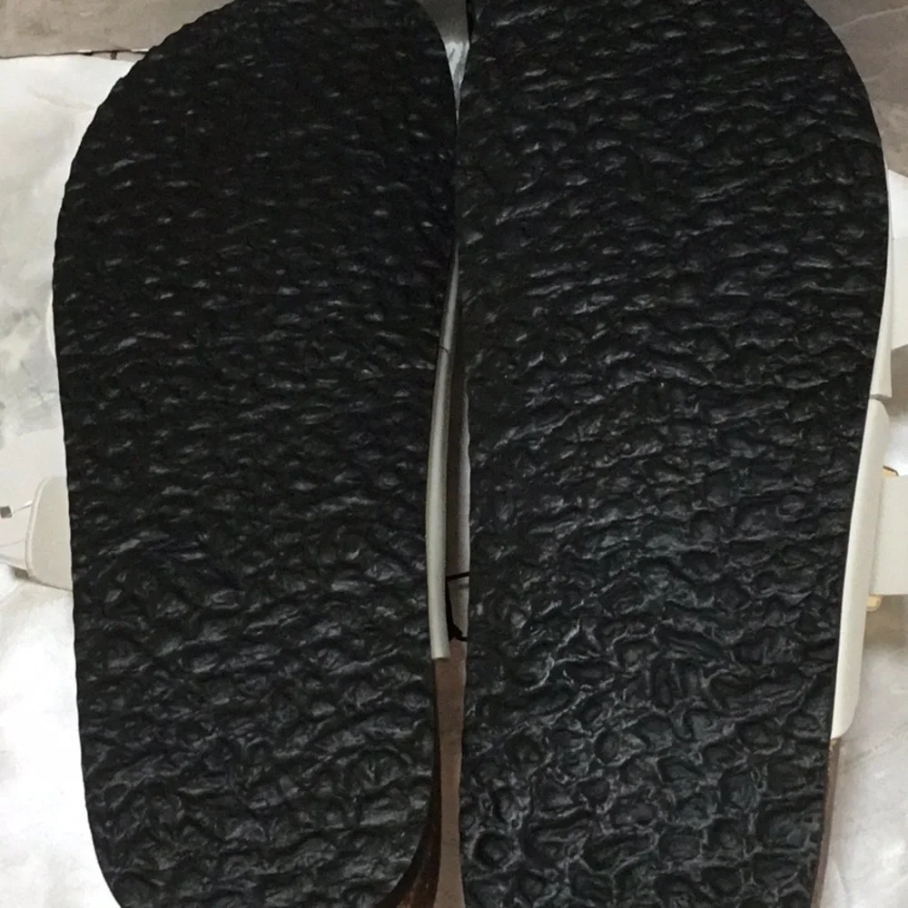 Time and Tru Slide Sandals
